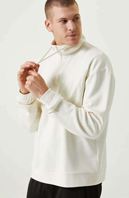 N-Tech Ekru Dik Yaka Sweatshirt