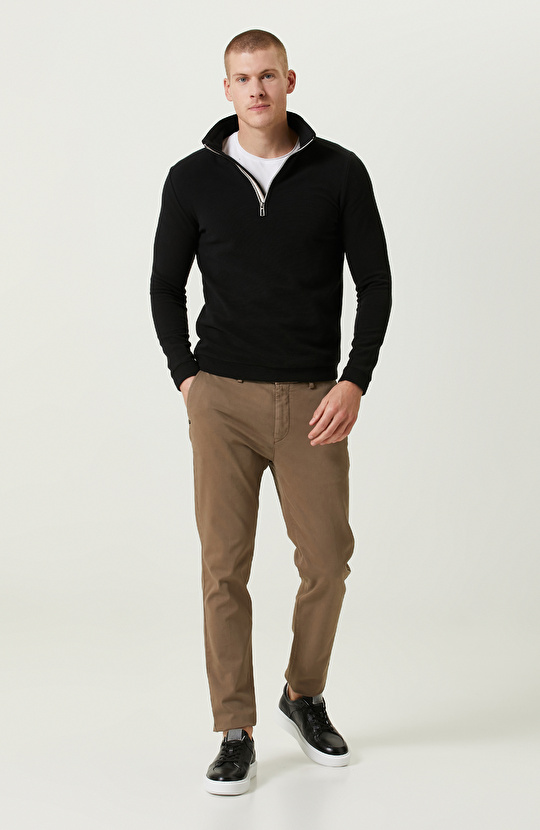 Siyah Dik Yaka Uzun Kollu Sweatshirt