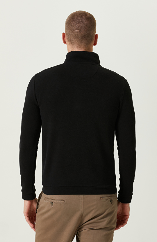 Siyah Dik Yaka Uzun Kollu Sweatshirt