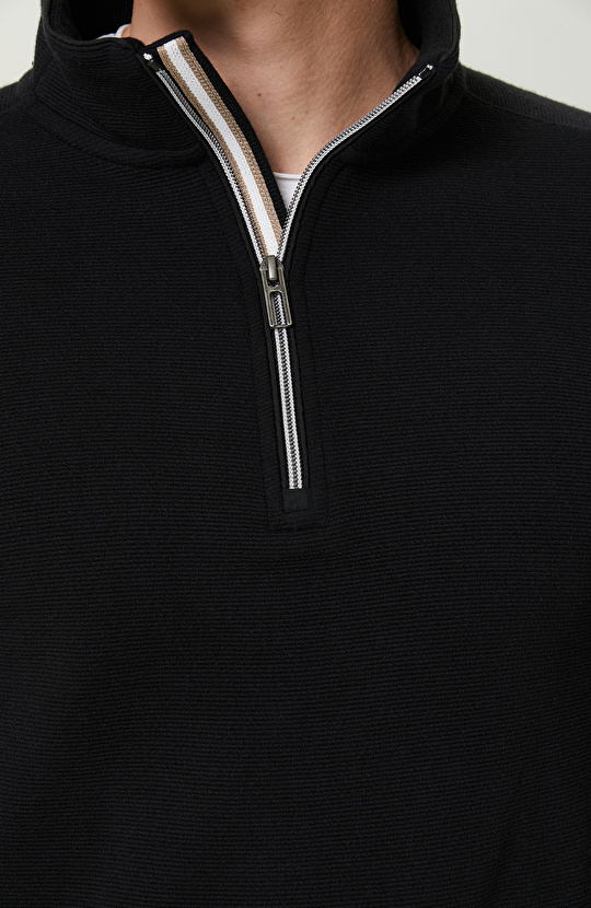 Siyah Dik Yaka Uzun Kollu Sweatshirt