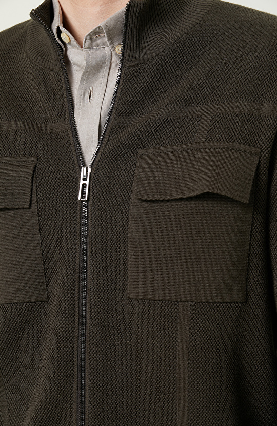 Haki Dik Yakalı Cepli Triko Mont