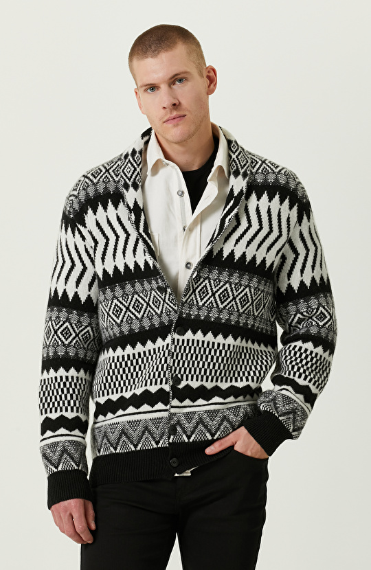 Siyah Mono Yaka Cepsiz Hırka