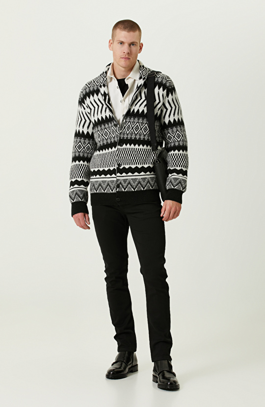 Siyah Mono Yaka Cepsiz Hırka