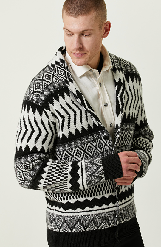 Siyah Mono Yaka Cepsiz Hırka