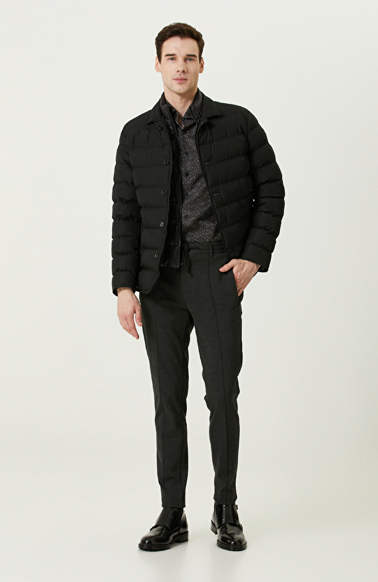 Yan Cep Fermuarlı Siyah Ceket