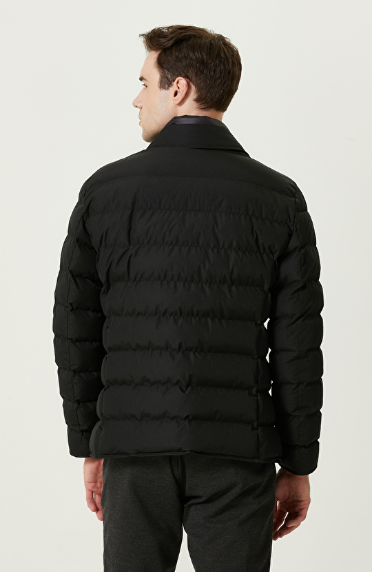 Yan Cep Fermuarlı Siyah Ceket