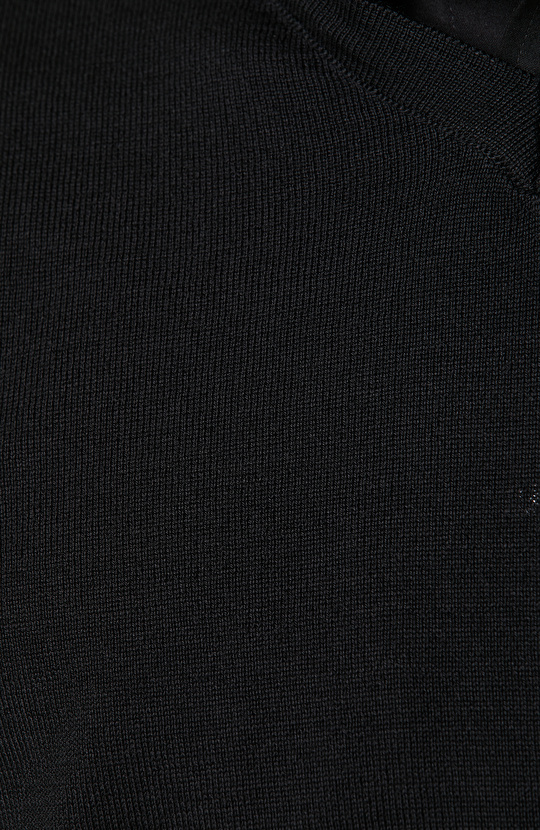 V Yaka Siyah Triko Kazak