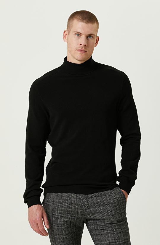 Siyah Balıkçı Yaka Triko Kazak