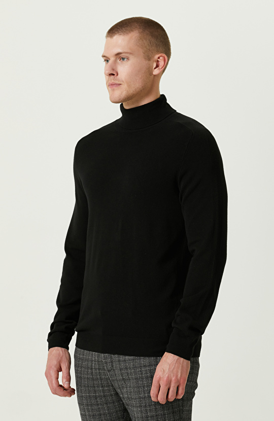 Siyah Balıkçı Yaka Triko Kazak