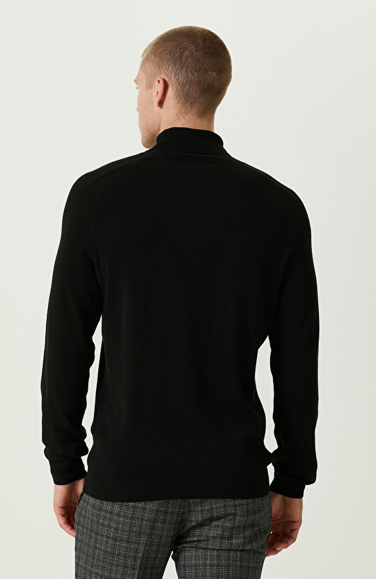 Siyah Balıkçı Yaka Triko Kazak