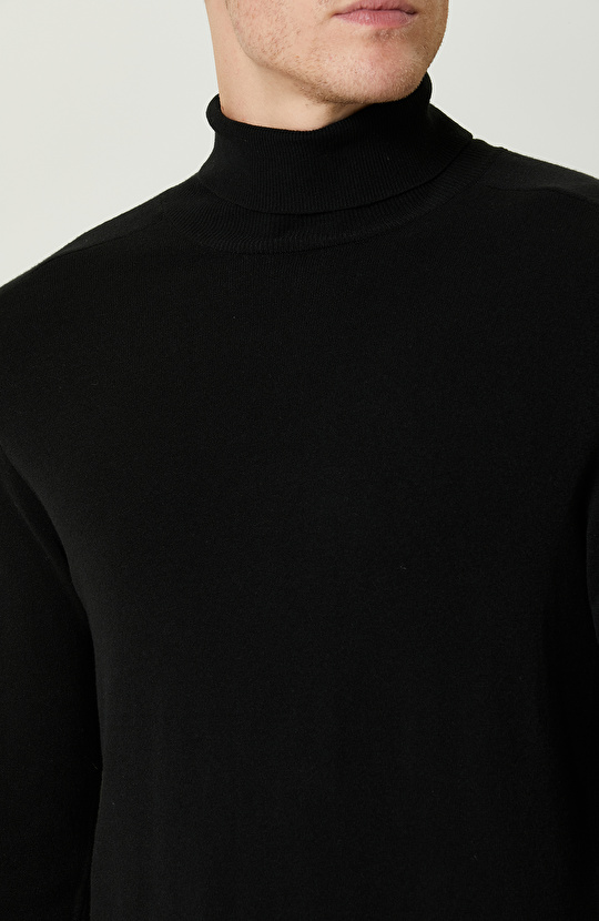 Siyah Balıkçı Yaka Triko Kazak