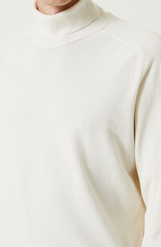 Ekru Balıkçı Yaka Kazak