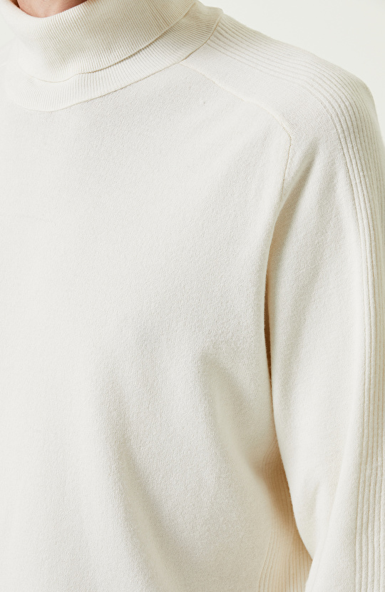 Ekru Balıkçı Yaka Kazak