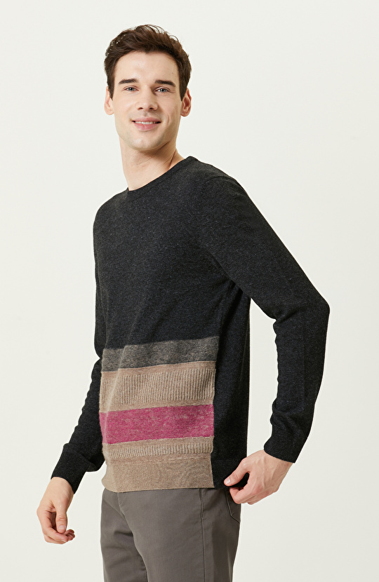 Punch Detaylı Antrasit Triko Kazak