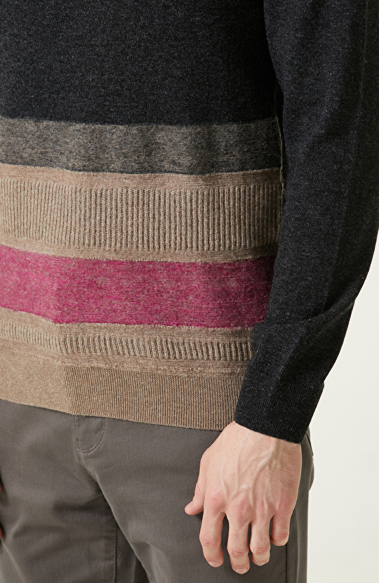 Punch Detaylı Antrasit Triko Kazak