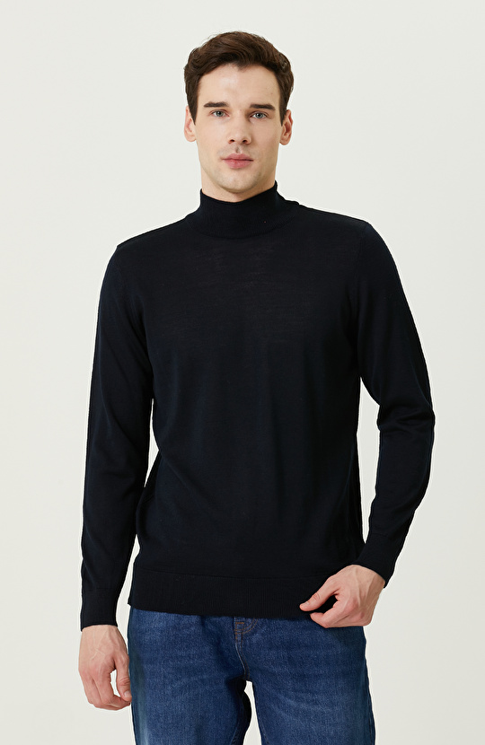 Yarım Balıkçı Yaka Lacivert Triko Kazak