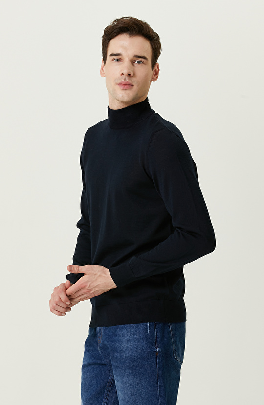 Yarım Balıkçı Yaka Lacivert Triko Kazak