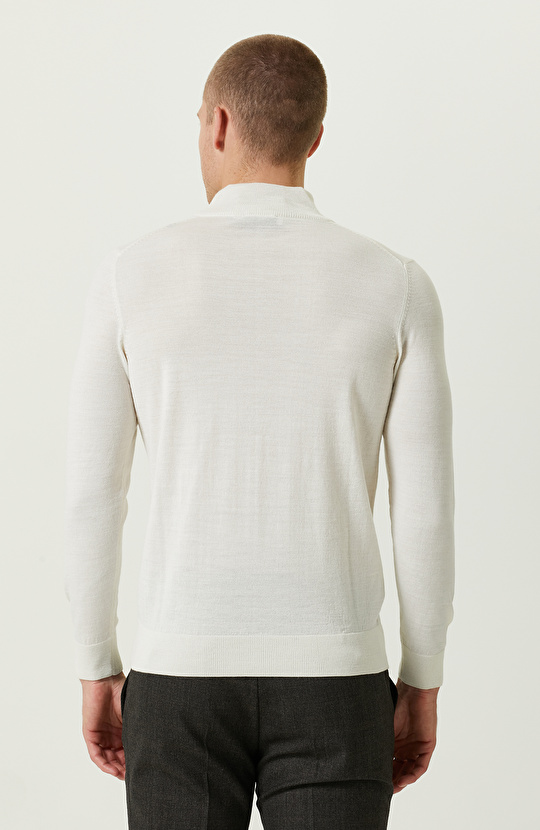 Yarım Balıkçı Yaka Ekru Triko Kazak