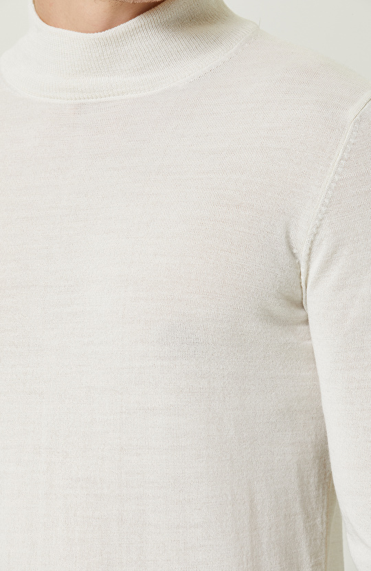 Yarım Balıkçı Yaka Ekru Triko Kazak