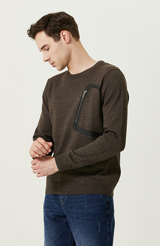 Deri Yapıştırma Cep Detaylı Kahverengi Kazak