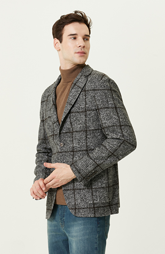 Aplike Cepli Siyah Beyaz Desenli Ceket