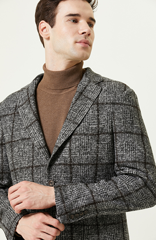 Aplike Cepli Siyah Beyaz Desenli Ceket