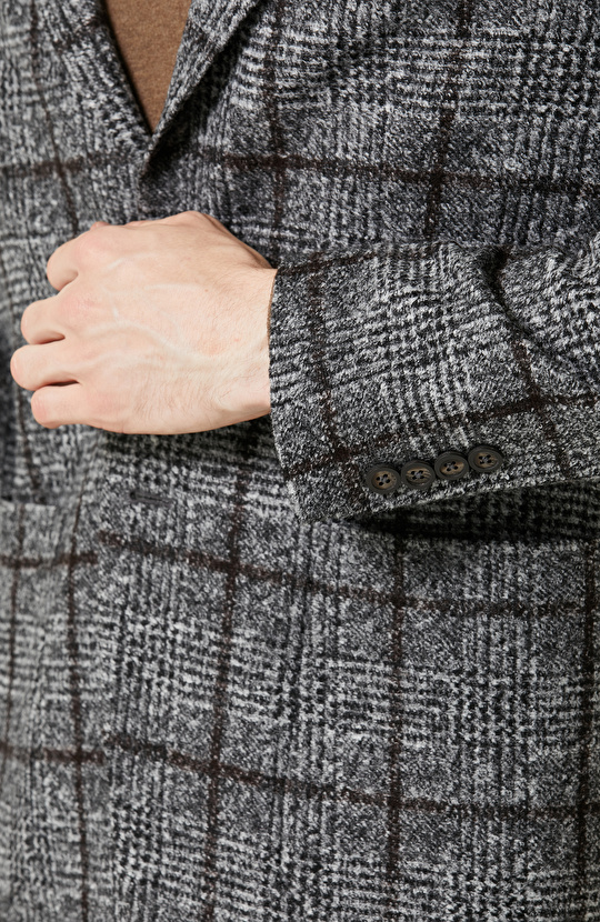 Aplike Cepli Siyah Beyaz Desenli Ceket