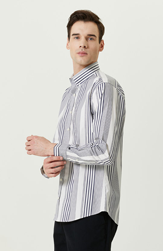 Lacivert Beyaz Çizgili Gömlek