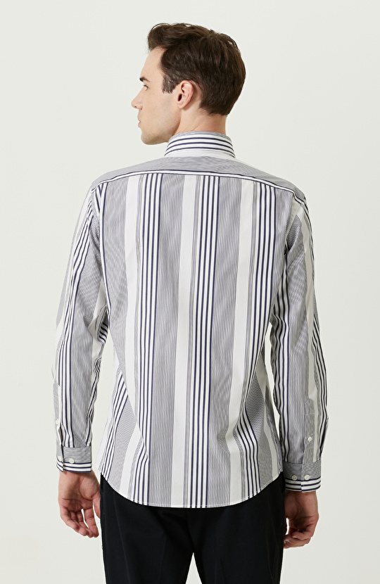 Lacivert Beyaz Çizgili Gömlek