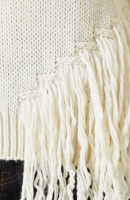 Ekru Etek Ucu Püskül Detaylı Triko Kazak