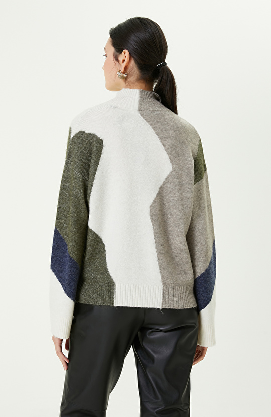 Renkli Desenli Dik Yaka Triko Kazak