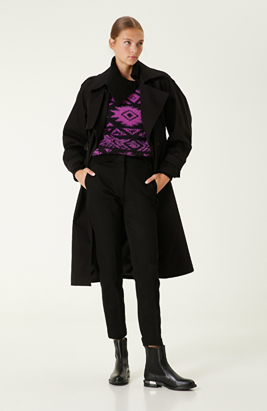 Siyah Fuşya Etnik Desenli Triko Kazak