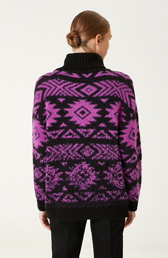 Siyah Fuşya Etnik Desenli Triko Kazak
