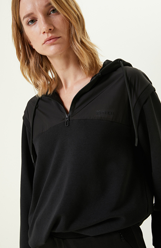 N-Tech Siyah Pamuklu Kolda Fermuar Detaylı Sweatshirt