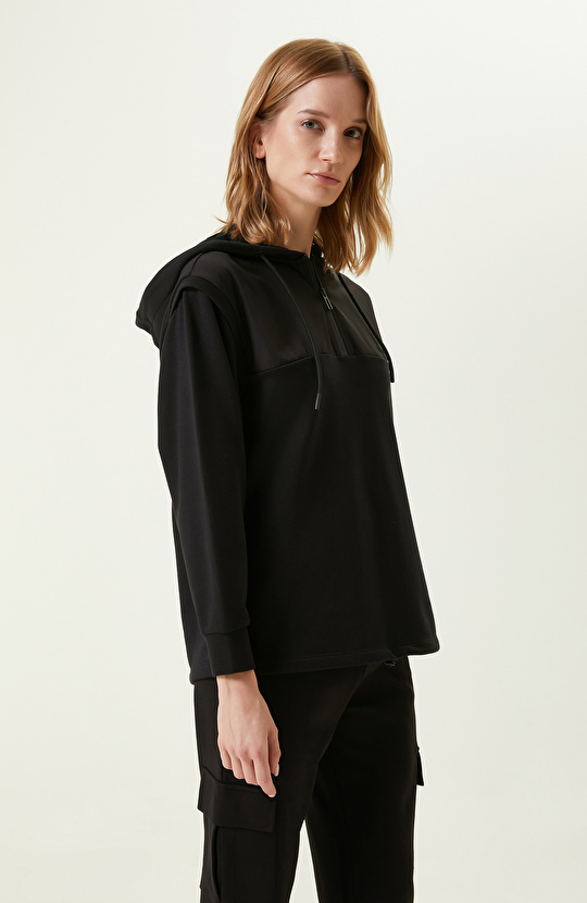 N-Tech Siyah Pamuklu Kolda Fermuar Detaylı Sweatshirt
