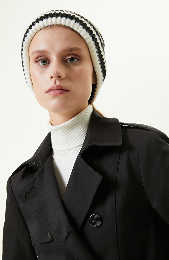 Siyah Beyaz Çizgili Kadın Bere