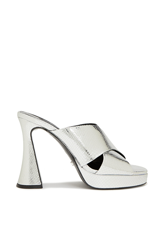 Gümüş Rengi Kadın Deri Terlik