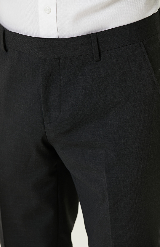 Siyah Yün Karışımlı Takım Elbise