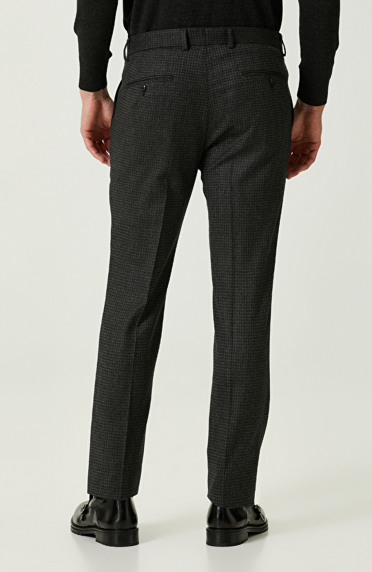 Desenli Siyah Pantolon