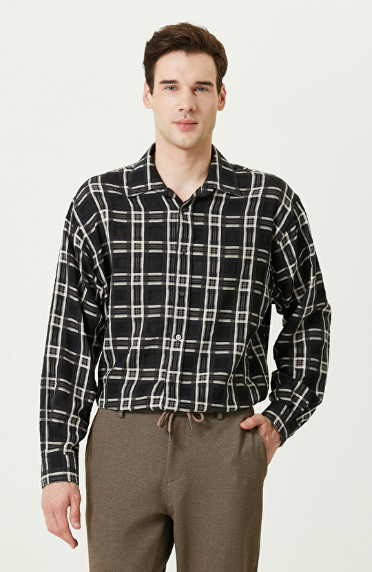 Klasik Yaka Siyah Dokuma Ekose Gömlek