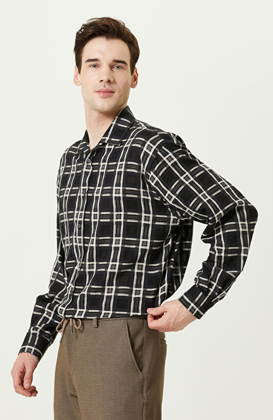 Klasik Yaka Siyah Dokuma Ekose Gömlek