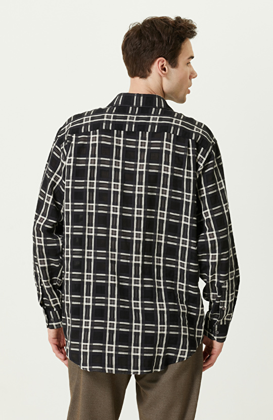 Klasik Yaka Siyah Dokuma Ekose Gömlek