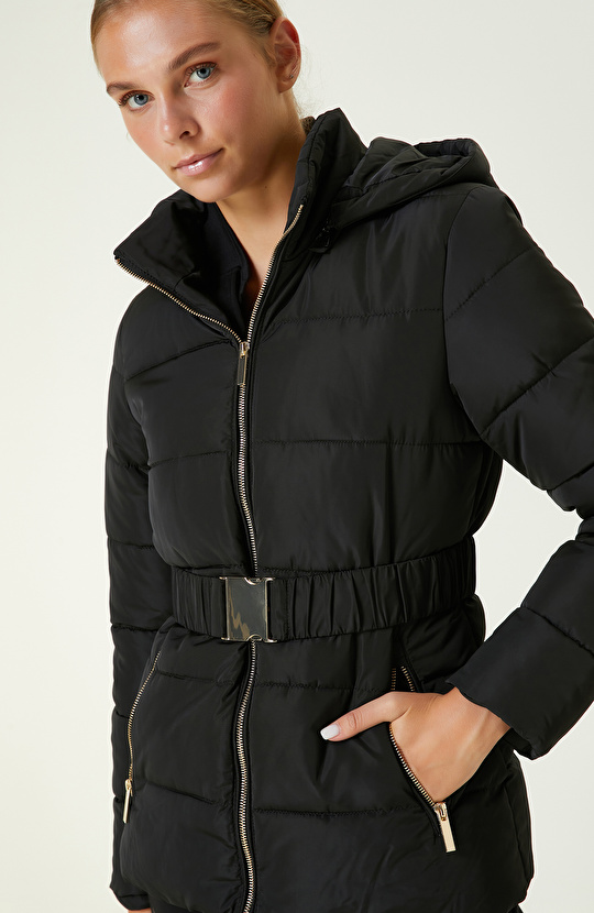 Siyah Kapitoneli Mont