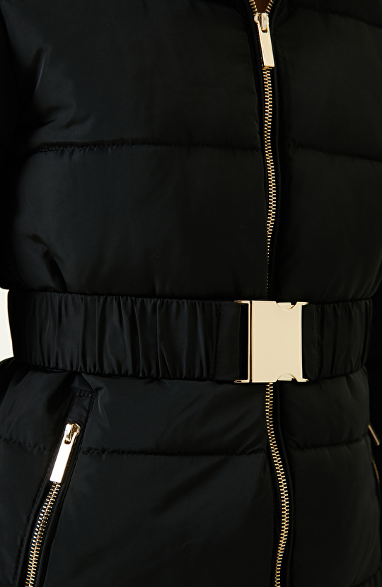 Siyah Kapitoneli Mont