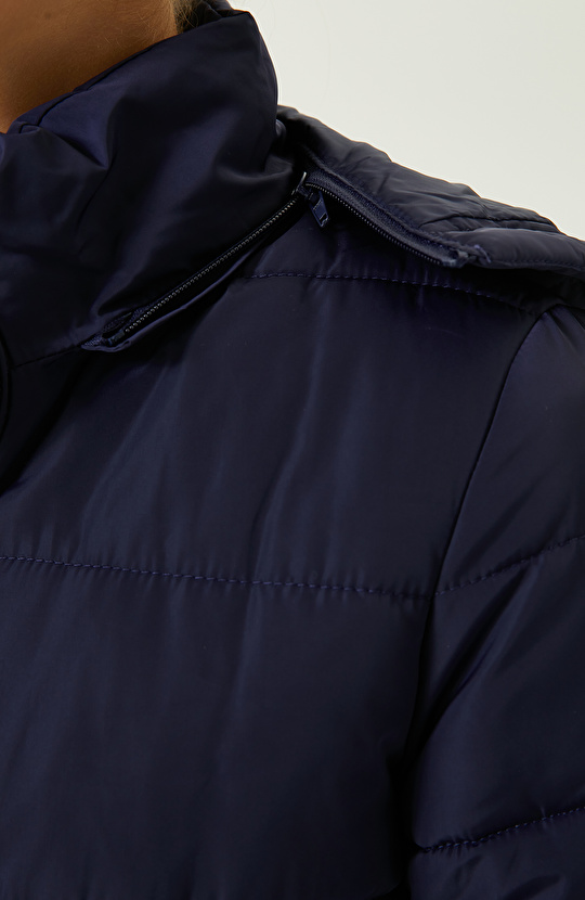 Lacivert Kapitoneli Mont