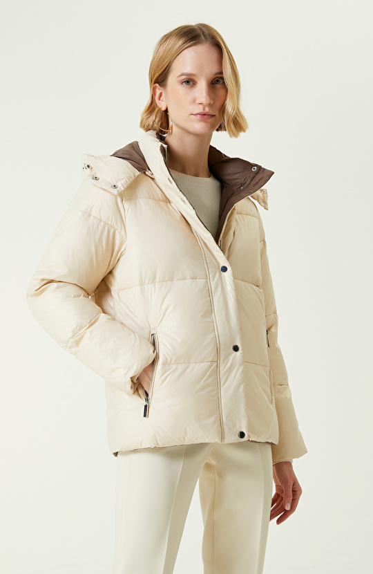 Bej Geniş Kapitone Mont