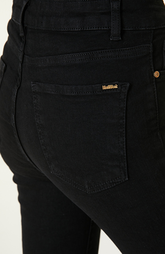 Siyah Düğme Detaylı Denim Pantolon
