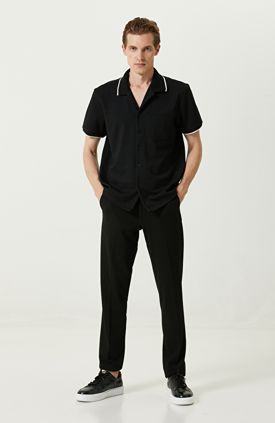 Siyah Polo Yaka Gömlek