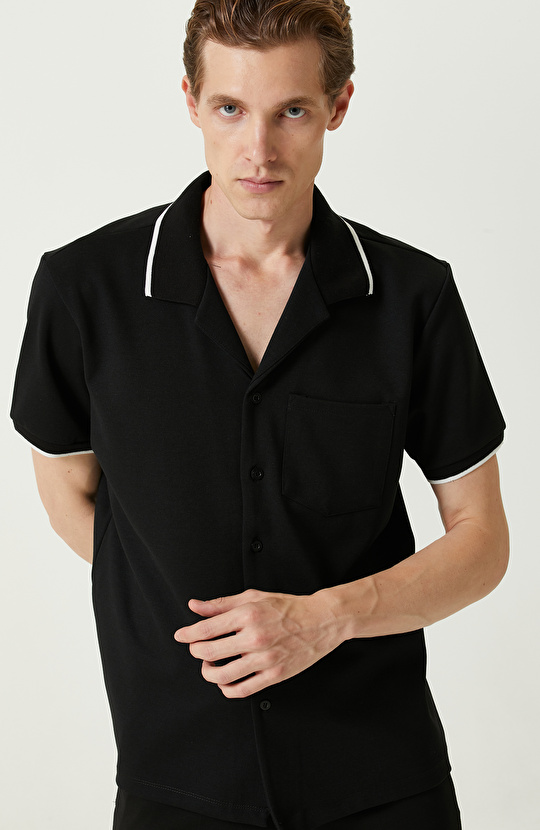 Siyah Polo Yaka Gömlek
