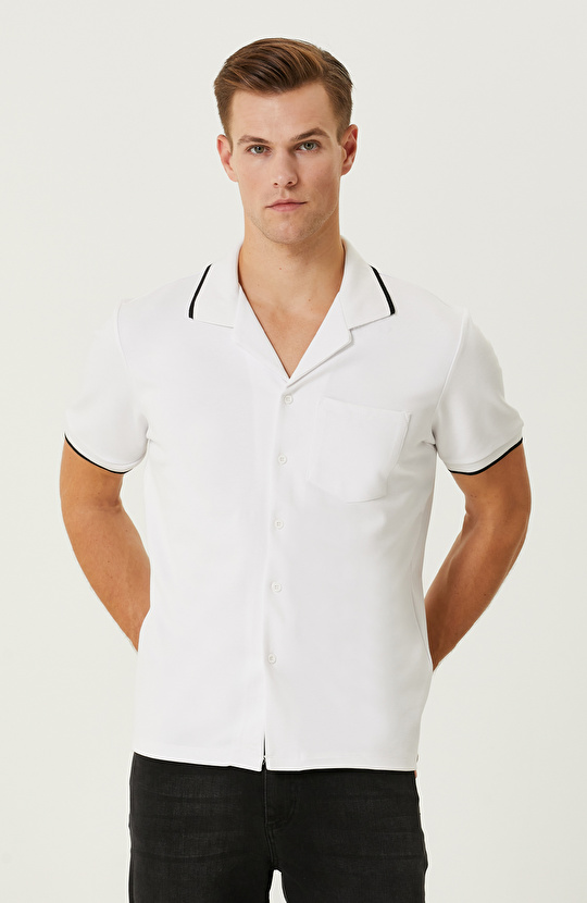 Beyaz Polo Yaka Gömlek